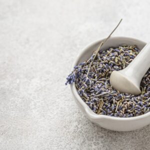 Stressabbau leicht gemacht: Ein Lavendel-Tee Rezept zum Entspannen