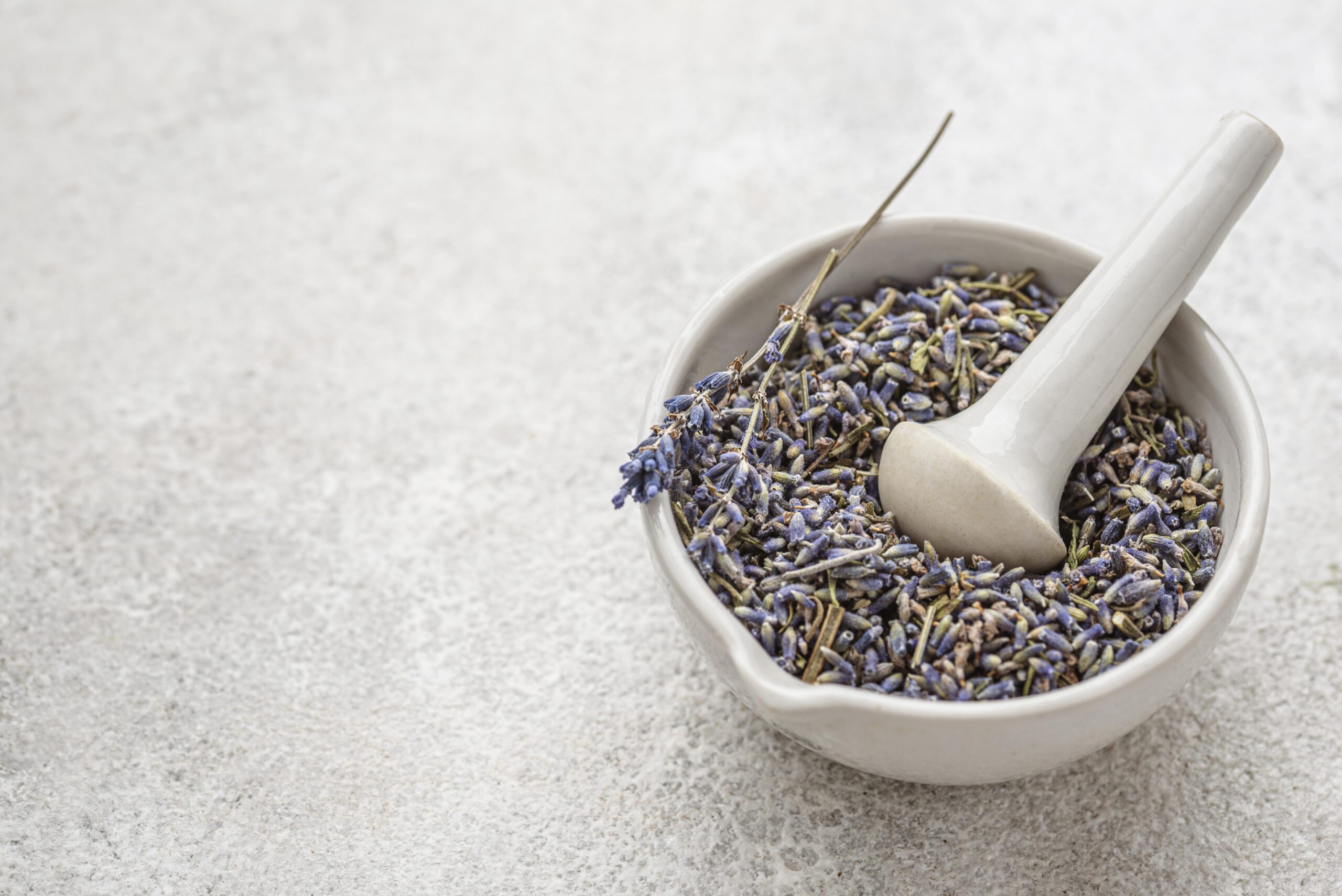 Stressabbau leicht gemacht: Ein Lavendel-Tee Rezept zum Entspannen